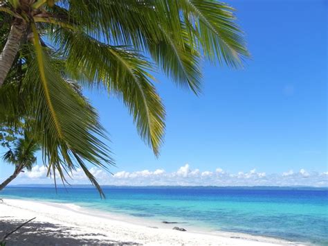 beach near manila for family